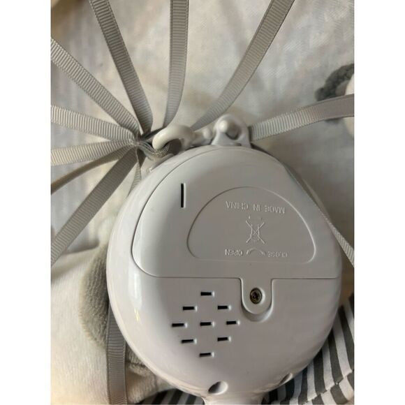 Infant crib mobile animals gray white stripes clips on musical - Picture 5 of 6